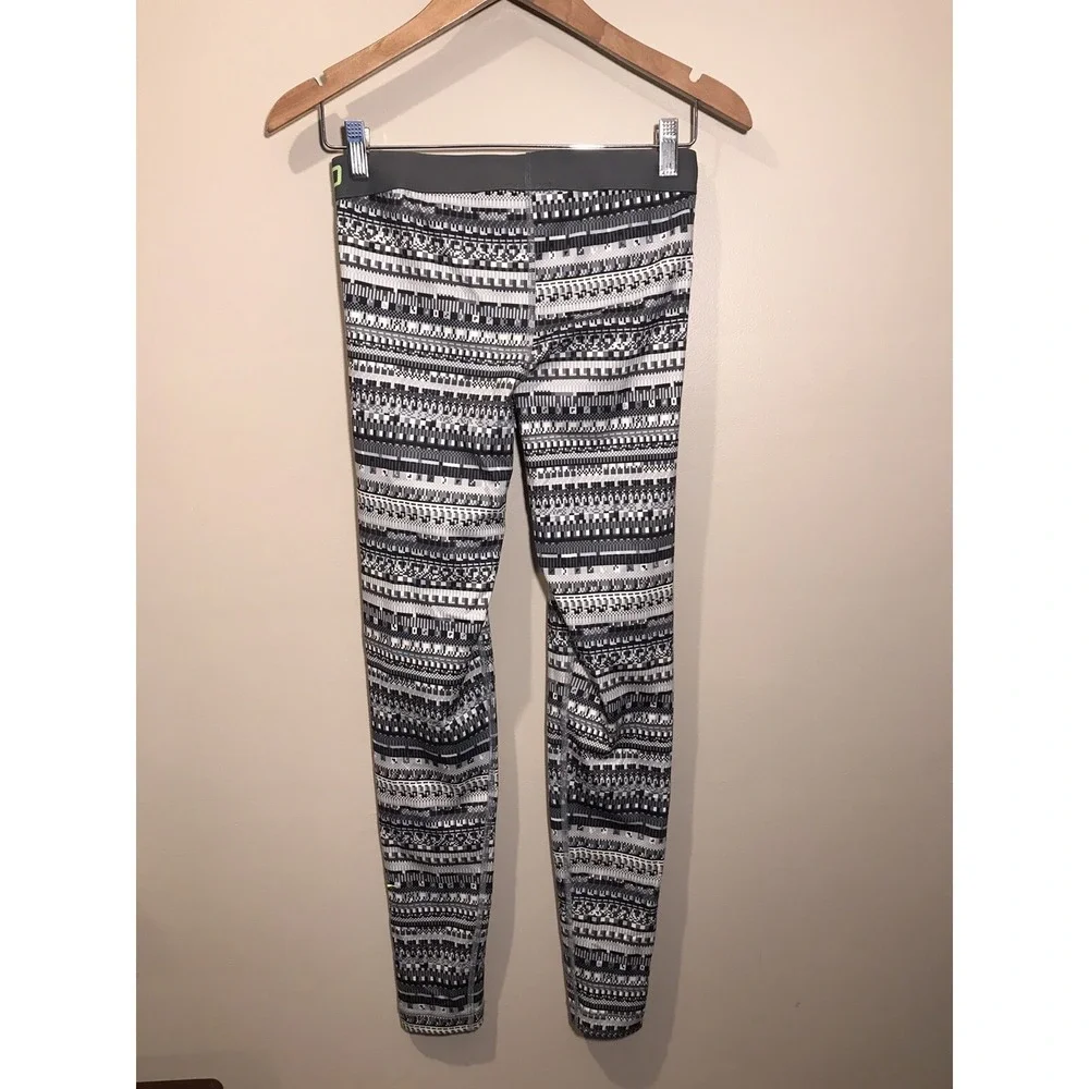 Nike Pro Warm Athletic Leggings Womens Size Medium 683717 Ski Nordic Gray Fleece